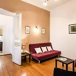 Quiet Apartment Just 10 Minutes From The Center